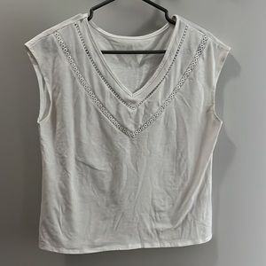 Short sleeve, V neck top.